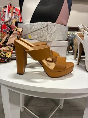 Women’s shoes